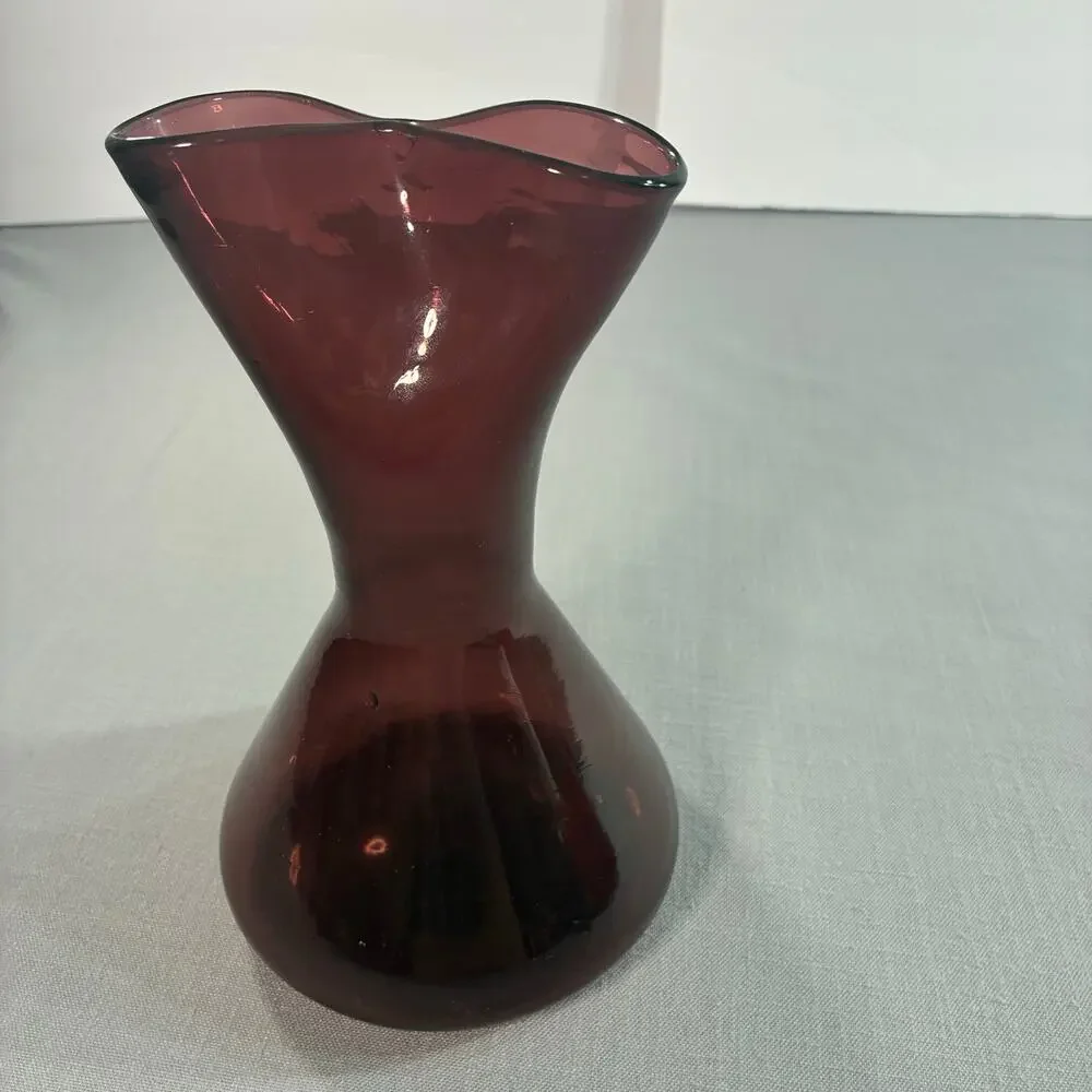 Vintage Amethyst Purple Art Glass Vase Hand Blown Folded Ruffle Rim 8 Inch Decor